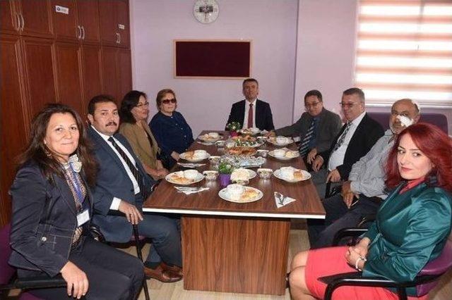 Hayırsever Zehra Baysal Tarafından Yapılan Okul Ziyaret Edildi 3