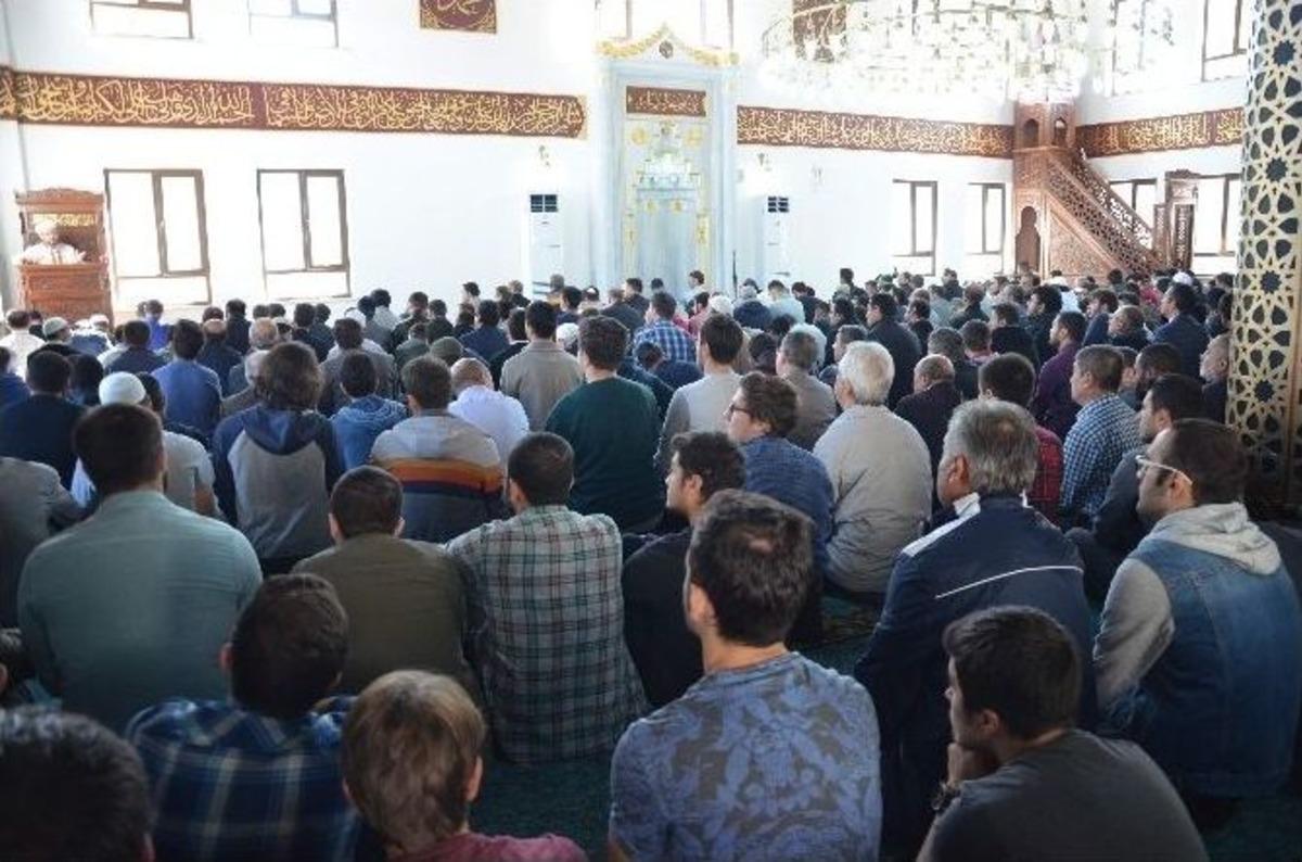 Anadolu &Uuml;niversitesi&rsquo;nde İlk Cuma Namazı