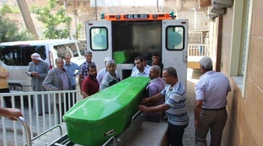 Sa&ccedil;ları &Ccedil;ıkmayan Gen&ccedil; Kız Bunalıma Girerek İntihar Etti