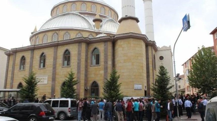 Niğde Belediyesi 6 Bin 500 Kişiye Aşure İkram Etti