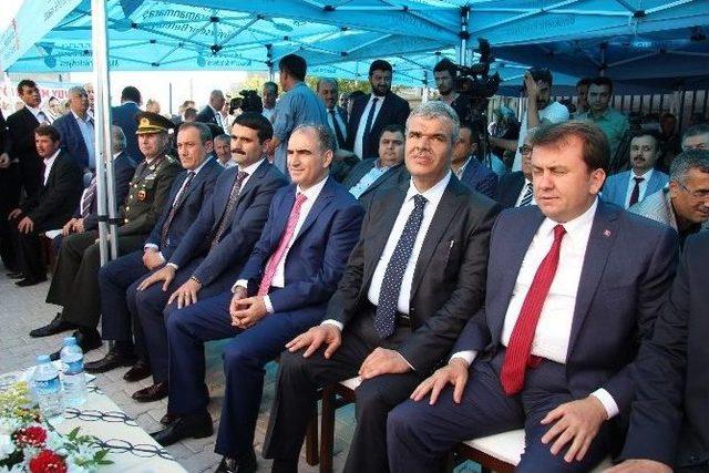 Şehit &Ouml;mer Halisdemir İlkokulu T&ouml;renle A&ccedil;ıldı 1