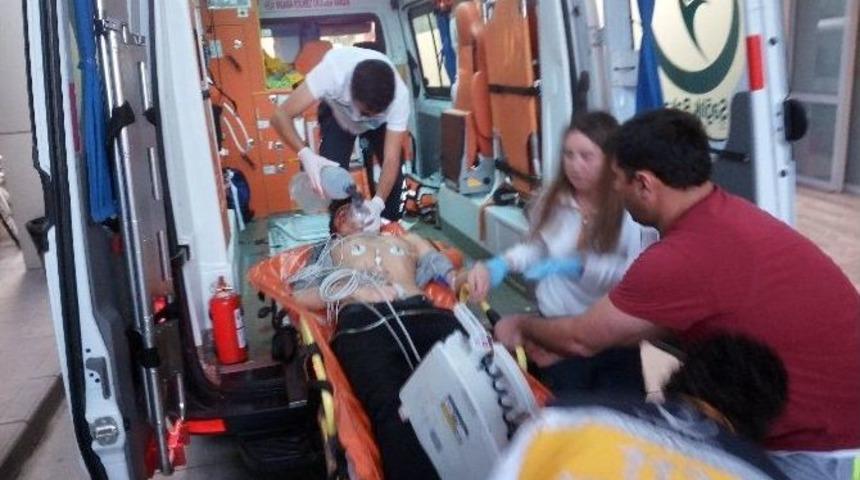 Kendini Silahla Başından Vuran Gen&ccedil; Ağır Yaralandı