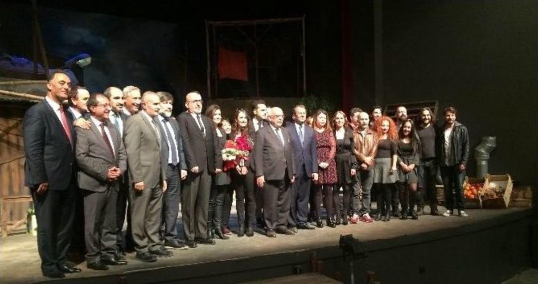 Bakan Avcı, Van Devlet Tiyatrosu Binasının A&ccedil;ılışını Yaptı