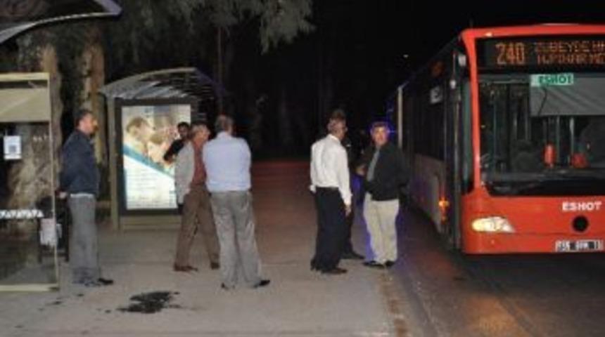 Belediye Otob&uuml;s&uuml;nde 2 Kişiyi Yakan Şahıs Serbest Bırakıldı