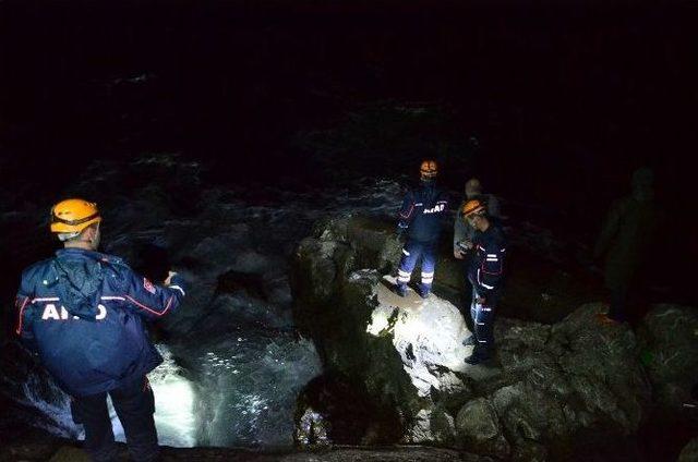 Balık Tutarken Denize Düşen Adamı Arama Çalışması Sürüyor