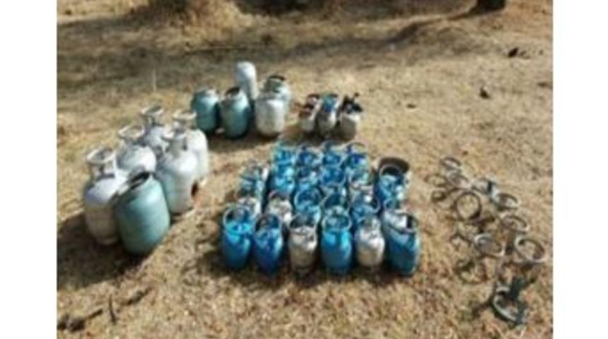 Muş&rsquo;ta Patlayıcı D&uuml;zeneği Yerleştirilmiş 11 T&uuml;p Ele Ge&ccedil;irildi