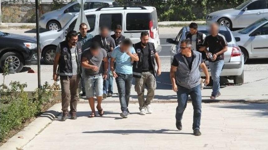 Milas&rsquo;ta Eş Zamanlı Uyuşturucu Operasyonu