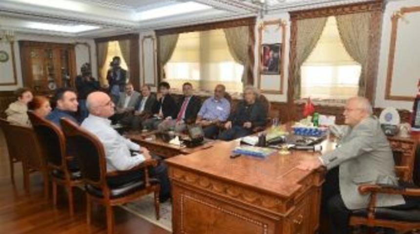 Kırşehir Ansiklopedisini Hazırlayan Ekip Vali Şentürk’ü Ziyaret Etti