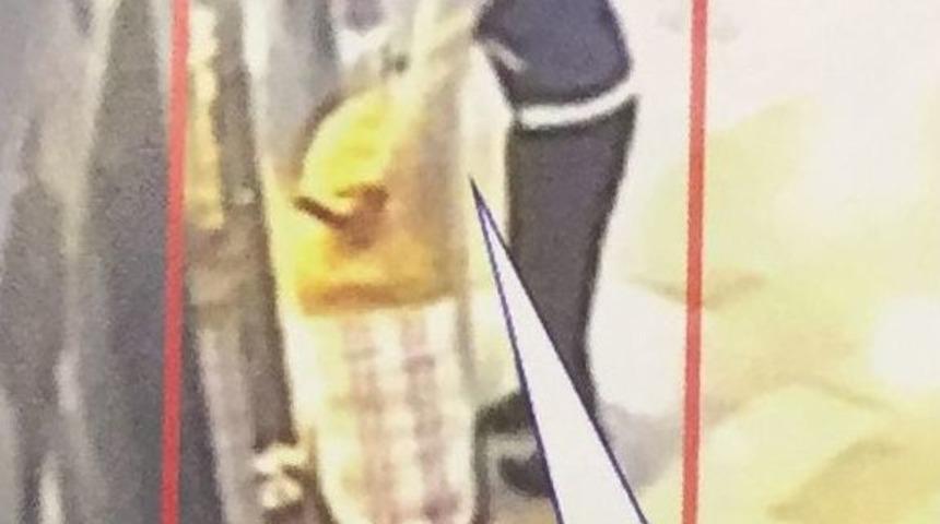 (&ouml;zel Haber) Pişkin Hırsız, Kıyafetleri &Ccedil;alarken &Ccedil;evredeki Esnaftan Da Yardım İstedi