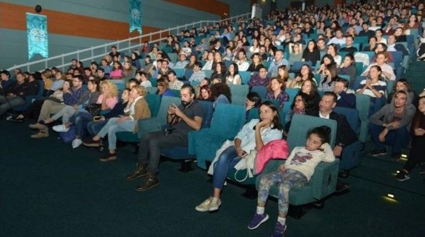 Redd Nil&uuml;fer&rsquo;de G&ouml;n&uuml;lleri Fethetti