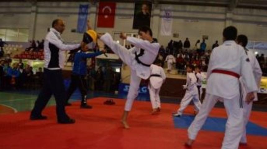 Erzurum&rsquo;da Amat&ouml;r Spor Haftası Kutlandı