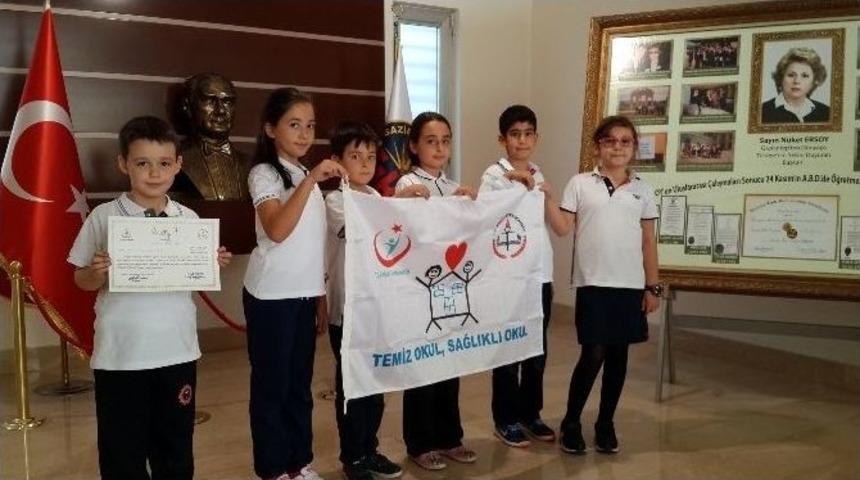 Gaziantep Kolej Vakfı İlkokulu&rsquo;na Beyaz Bayrak