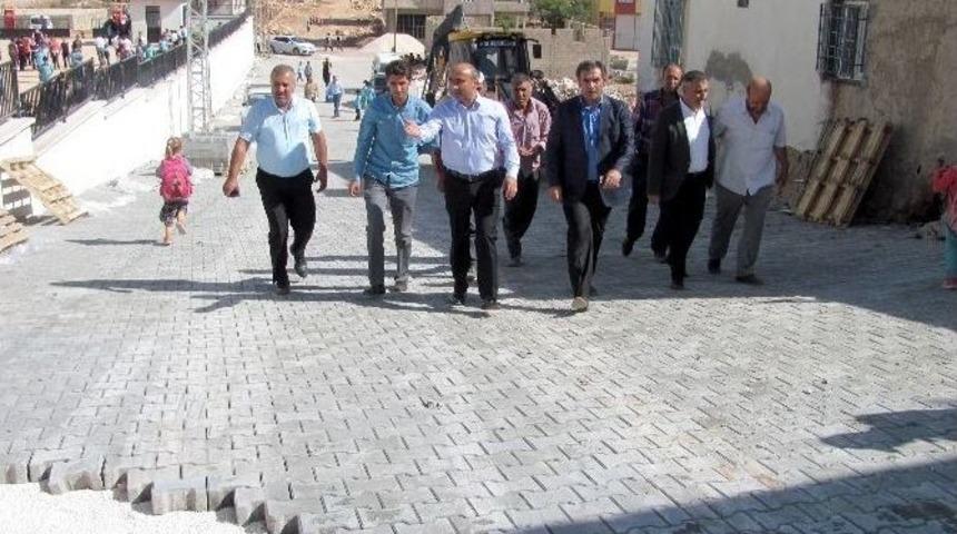 Elif&rsquo;e 25 Bin Metrekare Kilitli Parke Taşı