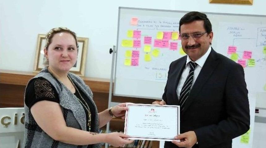 L&uuml;tfiye &Ccedil;am, Kadın Girişimcilere Sertifikalarını Verdi