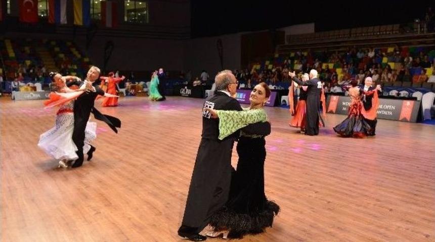 Antalyalı Yaşlılar D&uuml;nya Dans Şampiyonu Oldu