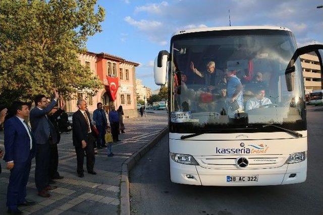 Büyükşehir, Gazi Ailelerini Çanakkale’ye Uğurladı