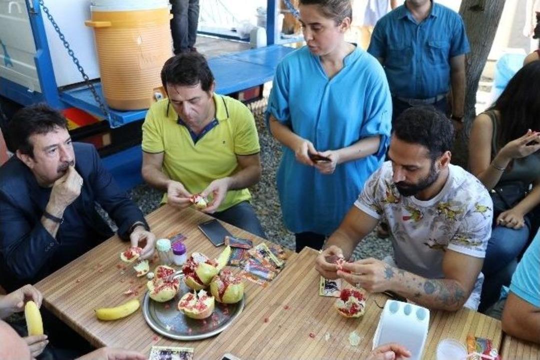 Ahmet Sel&ccedil;uk İlkan Ve Doğuş Meyve Pazarını Gezdi