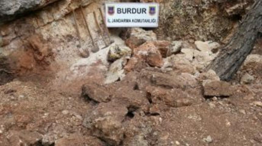 Ka&ccedil;ak Kazıya Su&ccedil;&uuml;st&uuml;: 3 G&ouml;zaltı