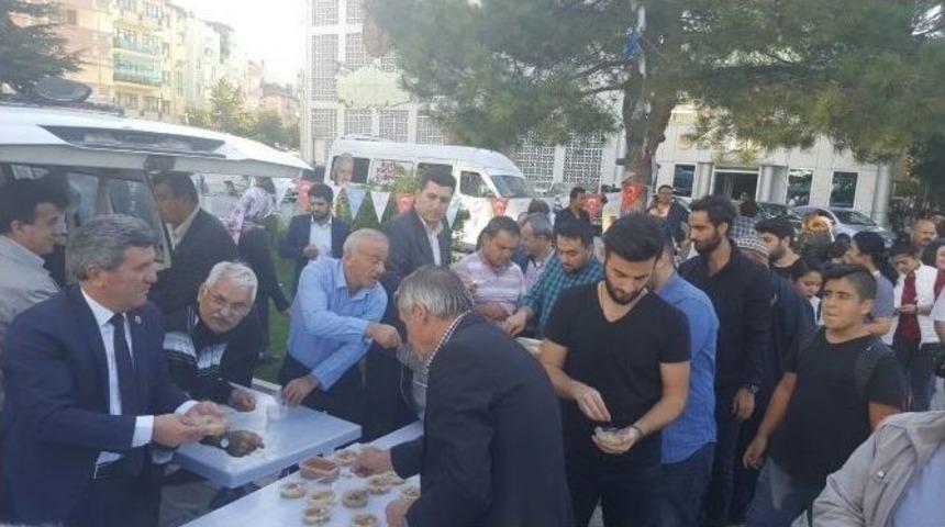 Ak Parti Burdur&rsquo;dan Aşure Dağıtımı