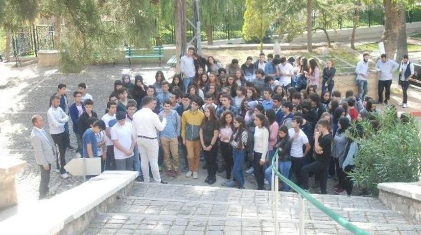 Eskişehir&rsquo;den Şeyh Edebali T&uuml;rbesi Ve Tarih Şeridi&rsquo;ne Ziyaret