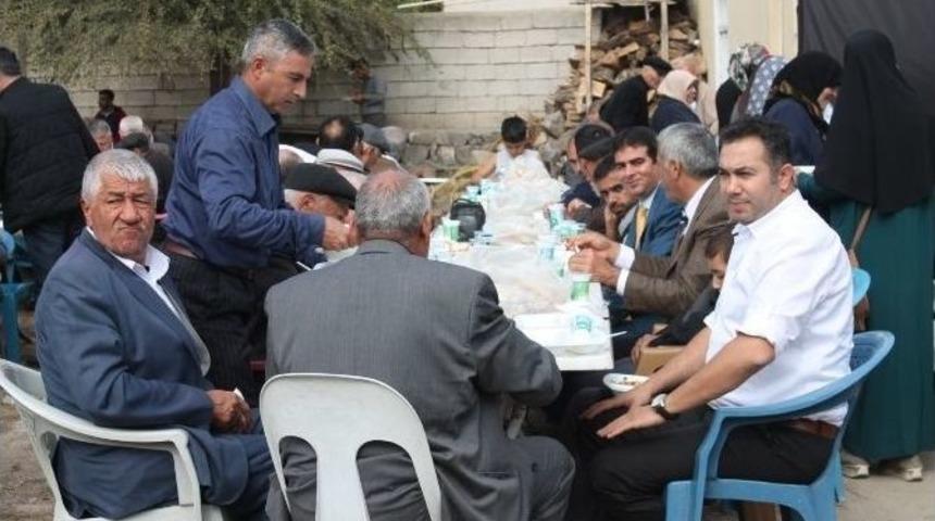 Iğdır&rsquo;da Hz.h&uuml;seyin İ&ccedil;in İhsan Yemeği Verildi