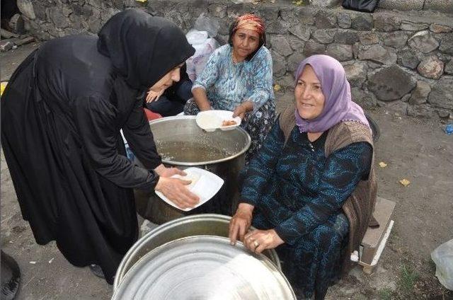 Iğdır&rsquo;da Hz.h&uuml;seyin İ&ccedil;in İhsan Yemeği Verildi 1