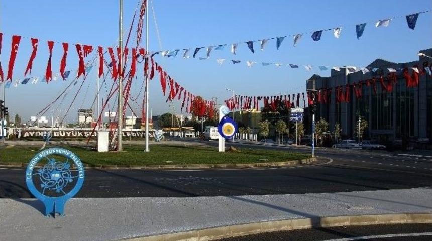 Demokrasi Kavşağına Dev Nazar Boncuğu