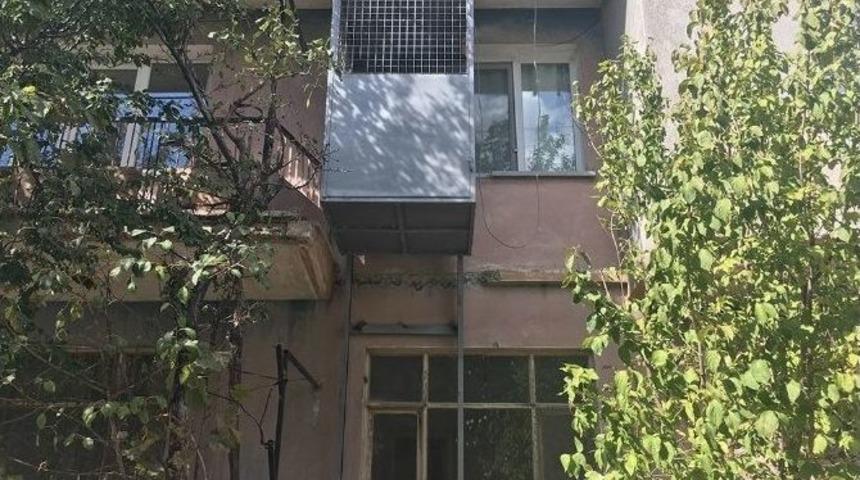 Dinar Belediyesi Engelli Kızın Evine Asans&ouml;r Yaptı