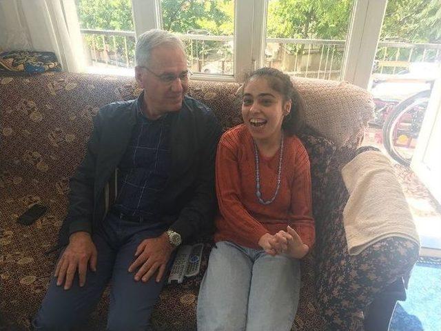 Dinar Belediyesi Engelli Kızın Evine Asansör Yaptı 1