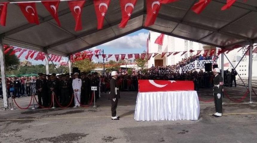 Şehit Piyade Er Erdoğan &Ccedil;amurlu Son Yolculuğuna Uğurlanıyor