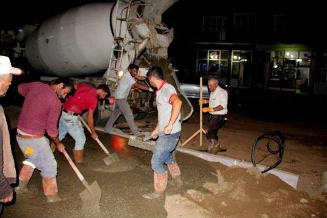 Sarıgöl’ün Caddelerinde Gece De Çalışma Yapılıyor