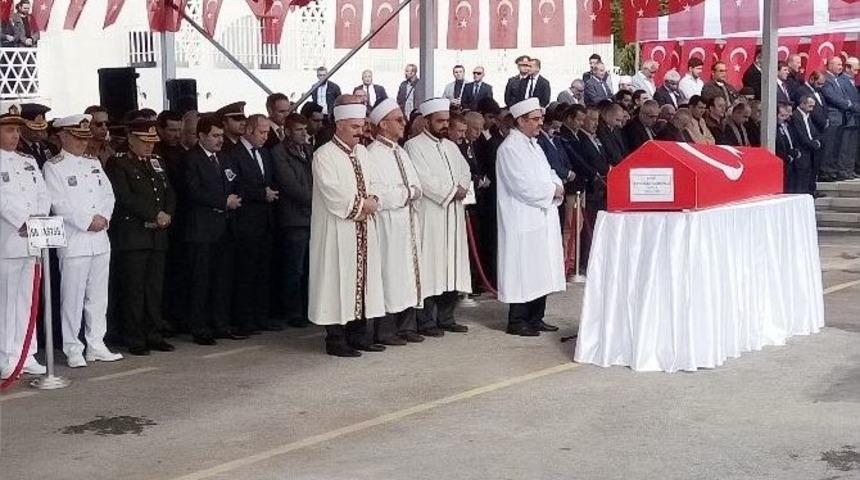 Şehit Annesi Oğlunun Cenaze T&ouml;renini Ambulans İ&ccedil;erisinde İzledi