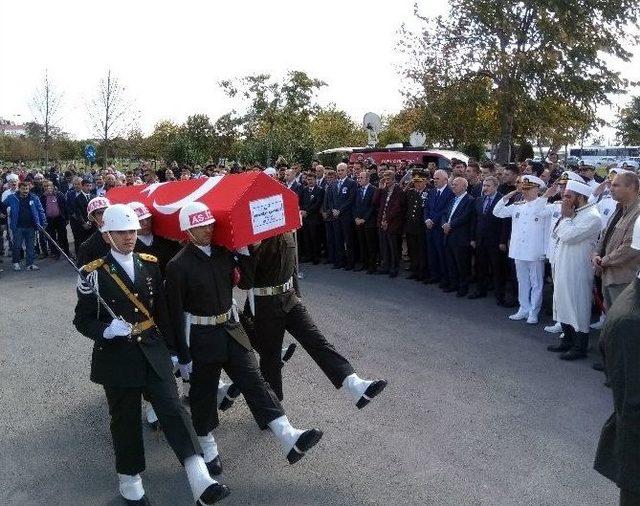 Şehit Annesi Oğlunun Cenaze Törenini Ambulans İçerisinde İzledi