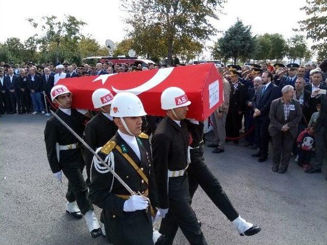 Şehit Annesi Oğlunun Cenaze Törenini Ambulans İçerisinde İzledi