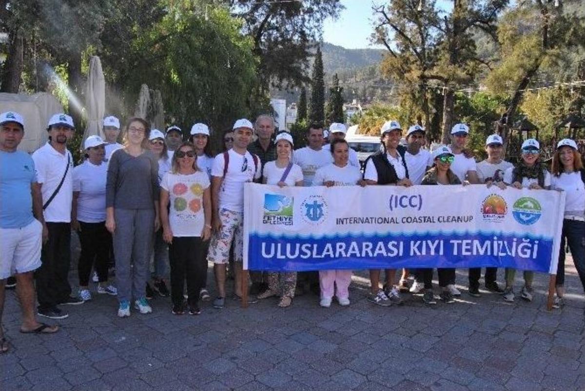 Fethiye&rsquo;de &Ccedil;evre Temizliği