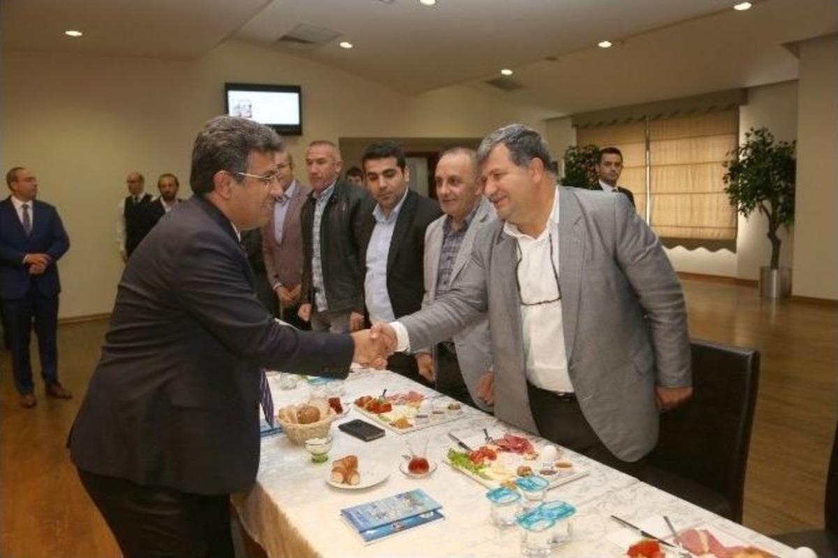 Y&uuml;zlerce Yıllık Ge&ccedil;mişe Sahip Karag&ouml;z T&uuml;m Y&ouml;nleriyle K&uuml;&ccedil;&uuml;k&ccedil;ekmece&rsquo;de