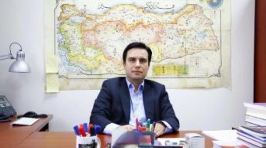 T&uuml;rkiye&rsquo;nin İlk Anayasa &Ccedil;alışmaları Merkezi Sakarya &Uuml;niversitesi&rsquo;nde Kuruldu