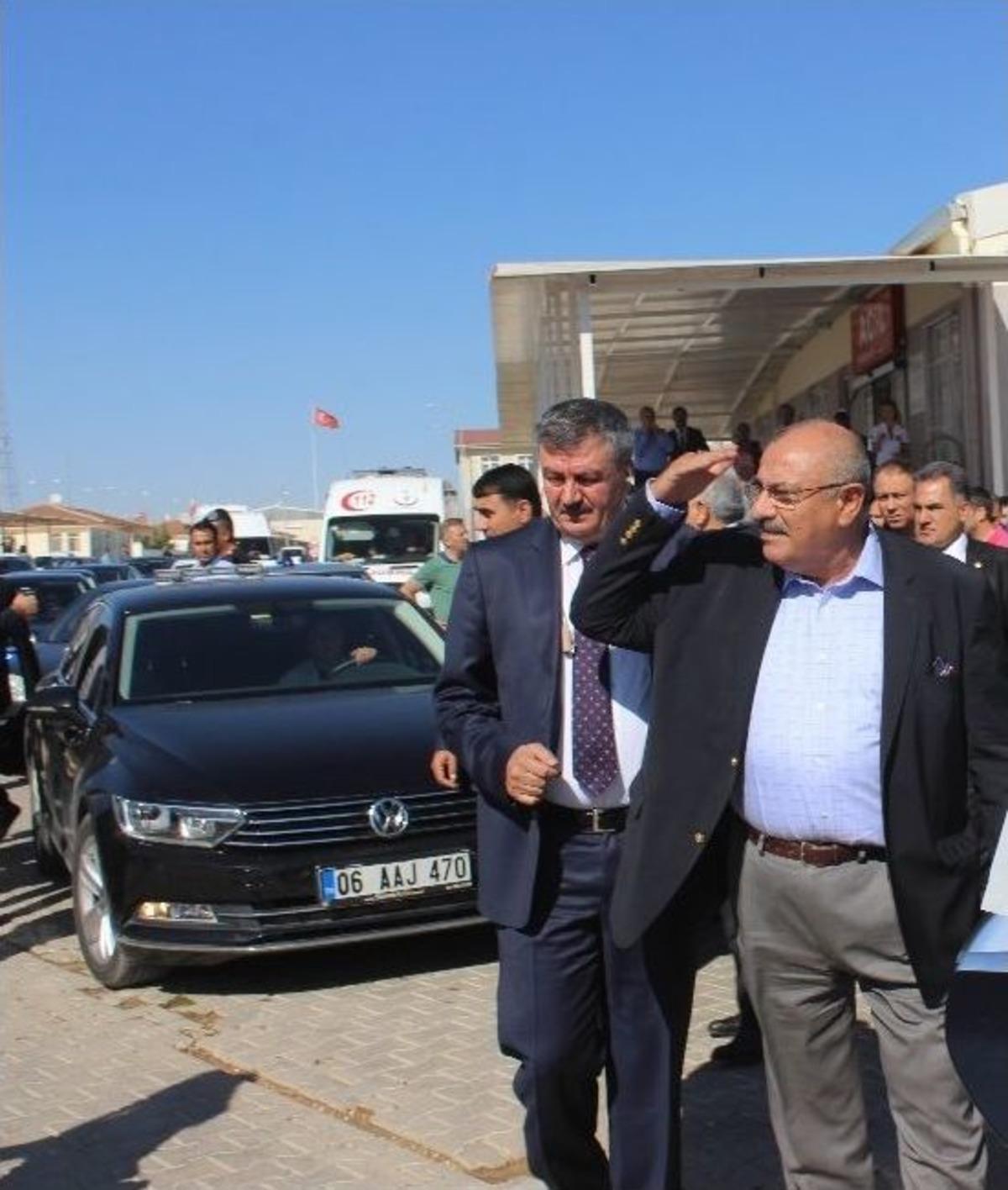 T&uuml;rkeş, Suriyelilerin Barındığı Konteyner Kentleri Ziyaret Etti