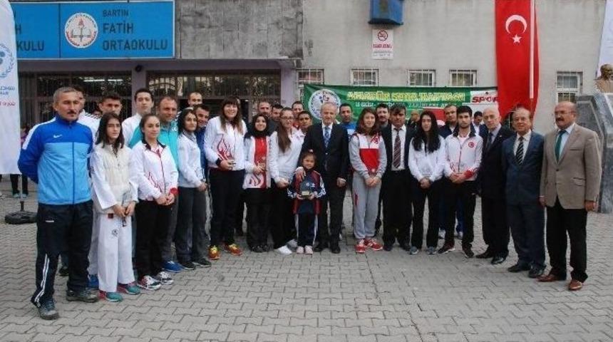 Bartın&rsquo;da Spor Alanında &rsquo;yıl Enleri&rsquo; &Ouml;d&uuml;llendirildi