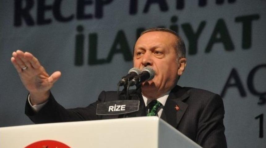 Cumhurbaşkanı Recep Tayyip Erdoğan Rize&rsquo;de