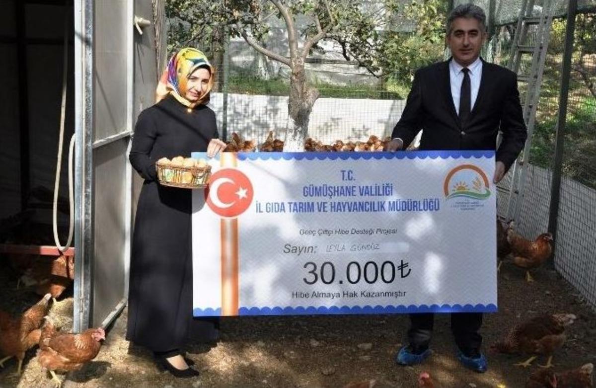 &lsquo;gen&ccedil; &Ccedil;ift&ccedil;i&rsquo; Projesi G&uuml;m&uuml;şhane&rsquo;de Meyvelerini Vermeye Başladı