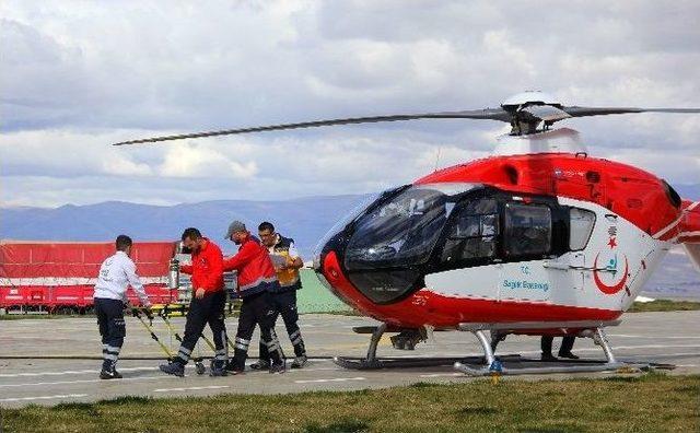 Ambulans Helikopter Yeni Doğan Bebeğe Umut Oldu