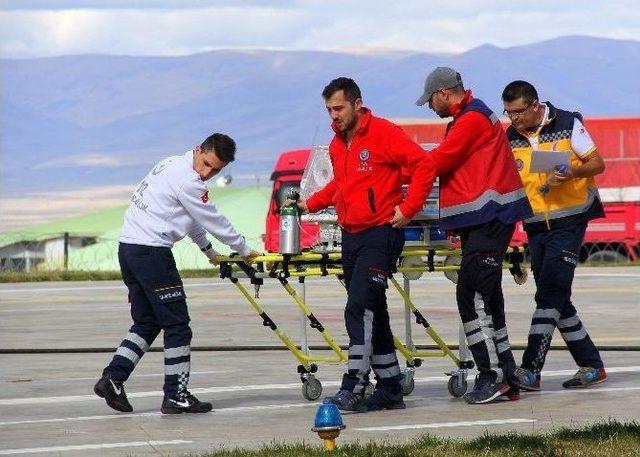 Ambulans Helikopter Yeni Doğan Bebeğe Umut Oldu