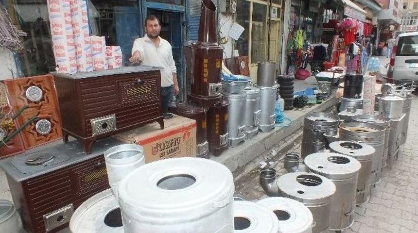 Havaların Soğuması Soba Satıcılarının Y&uuml;z&uuml; G&uuml;ld&uuml;rd&uuml;