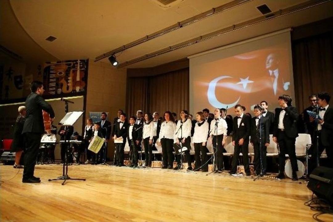 40 Otizmli Gen&ccedil;ten Muhteşem Konser