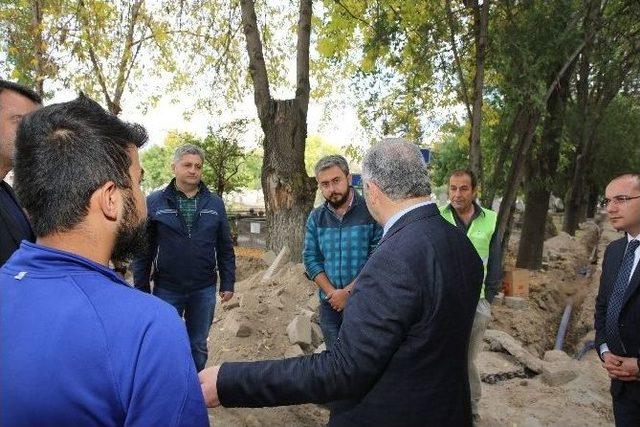 Başkan Çelik, Mezarlıkta İnceleme Yaptı