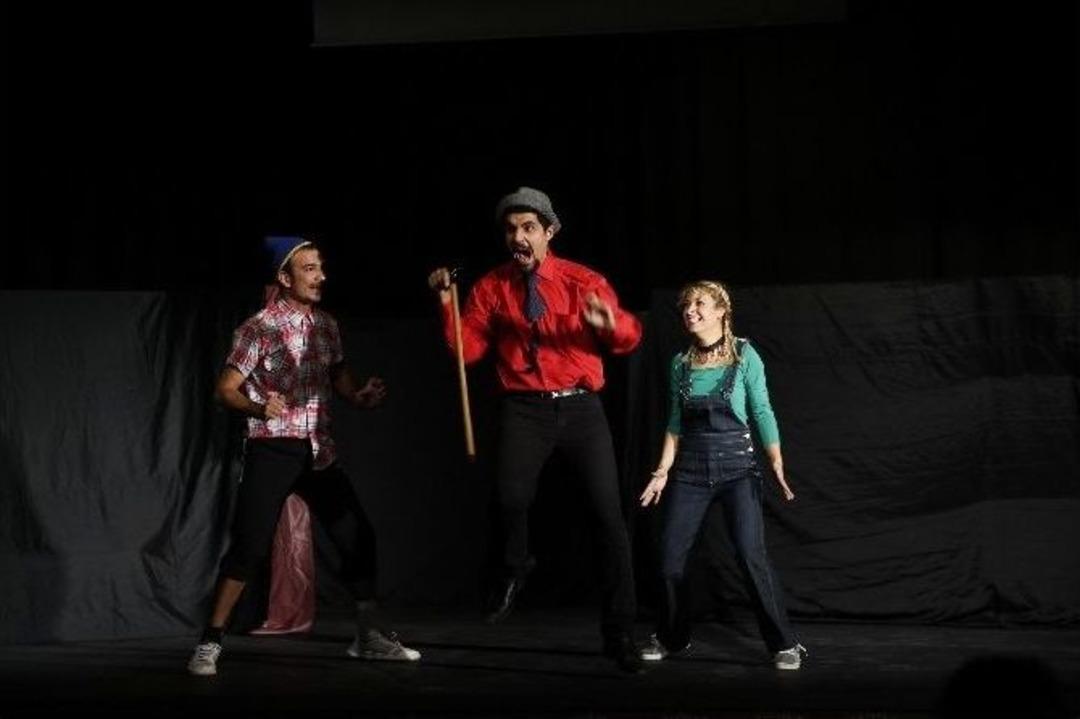 Haydi &Ccedil;ocuklar Tiyatroya