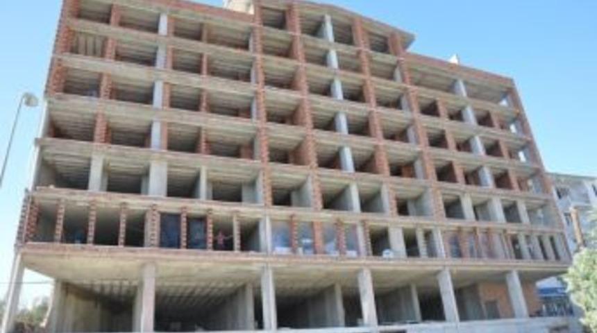 Sarıveliler&rsquo;de 8 Katlı İş Merkezi Ve Konut İnşaatı Devam Ediyor