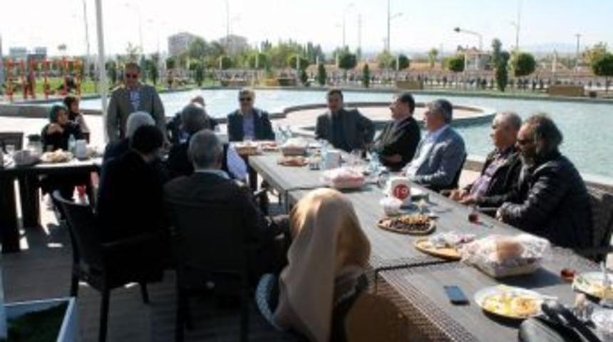 Karaman&rsquo;da Kent Konseyi Y&uuml;r&uuml;tme Kurulu Tanışma Toplantısı Yapıldı