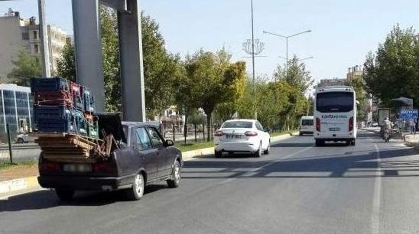 Otomobil Bagajındaki Y&uuml;kler G&ouml;renleri Şaşırttı